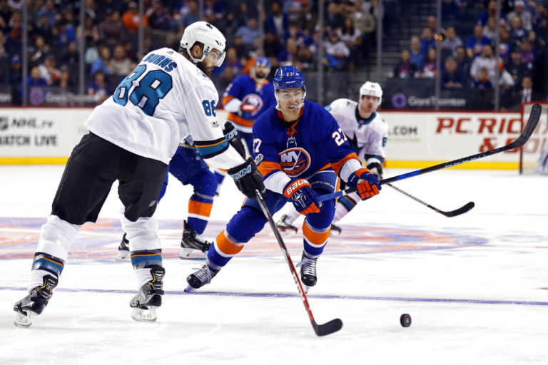 Lee has 2 goals, assist as Islanders beat Sharks 5-3