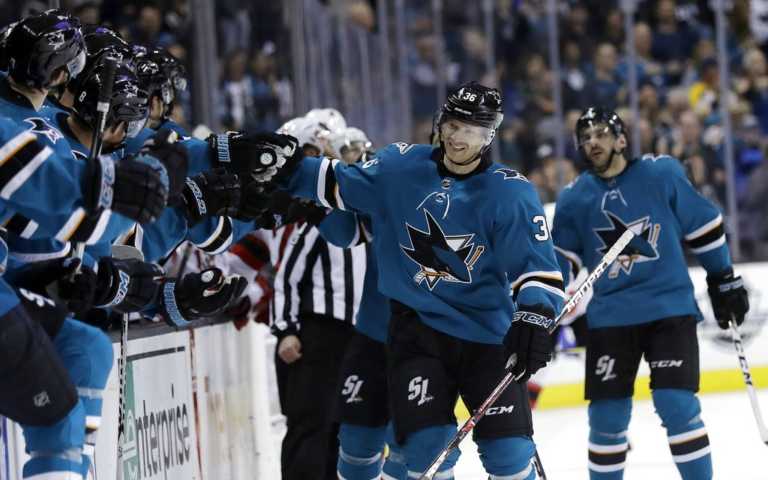 4th line fuels streaking Sharks in 6-2 win over Devils