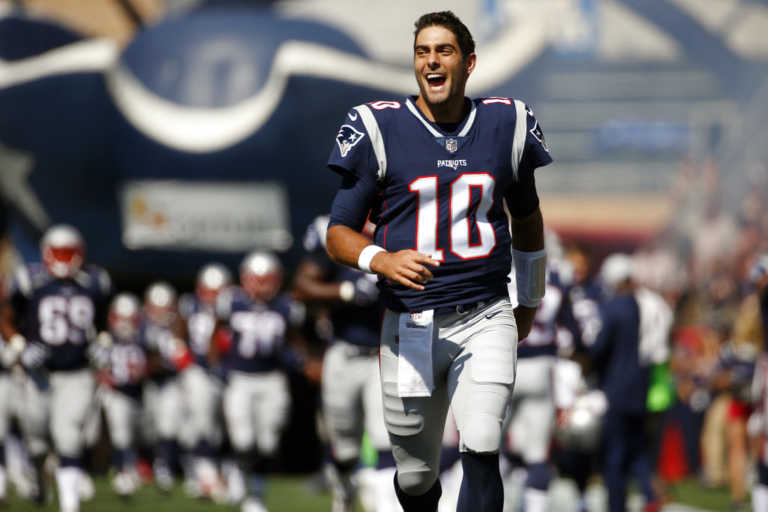 Report: 49ers get QB Garoppolo from Patriots for 2nd rounder