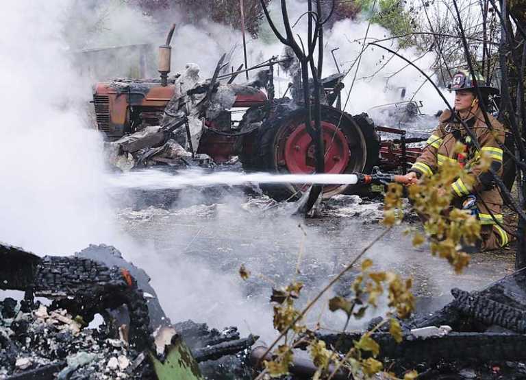 Fire destroys abandoned home