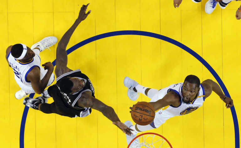 Warriors trounce Spurs without Leonard for 2-0 series lead