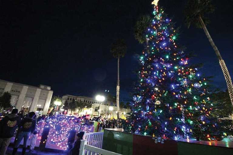 Tree lighting, Snow Day kick off holiday season