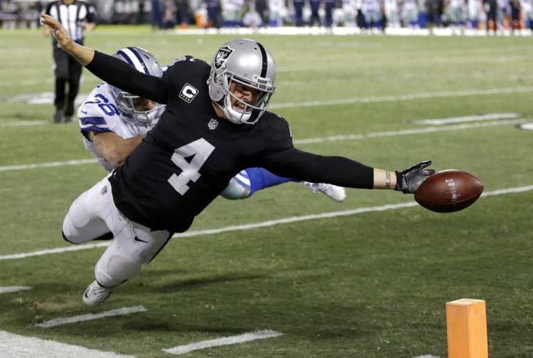 Carr loses ball dealing blow to Raiders' playoff chances