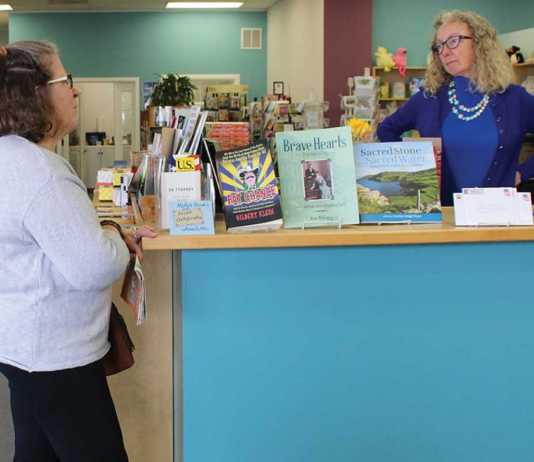 Hoping to avoid final chapter, Kelly’s Books looks for help
