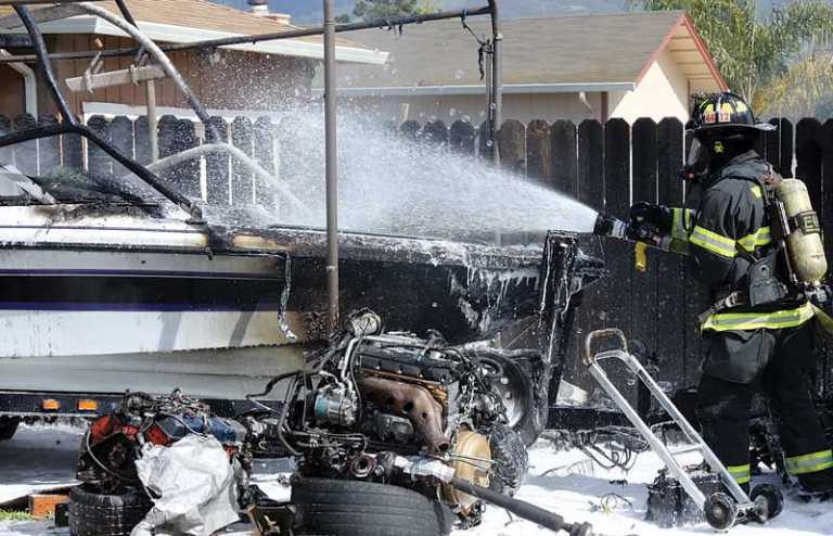 PHOTO: Fire consumes motorboat, motorcycle