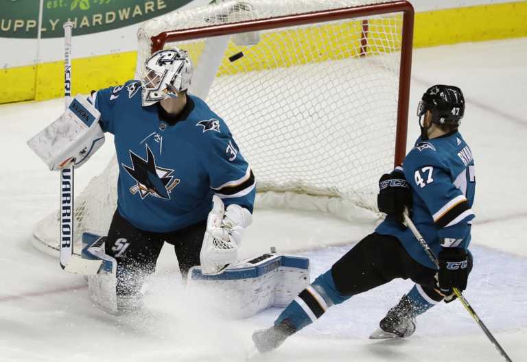 Neal scores go-ahead goal in Vegas' 5-3 win over Sharks