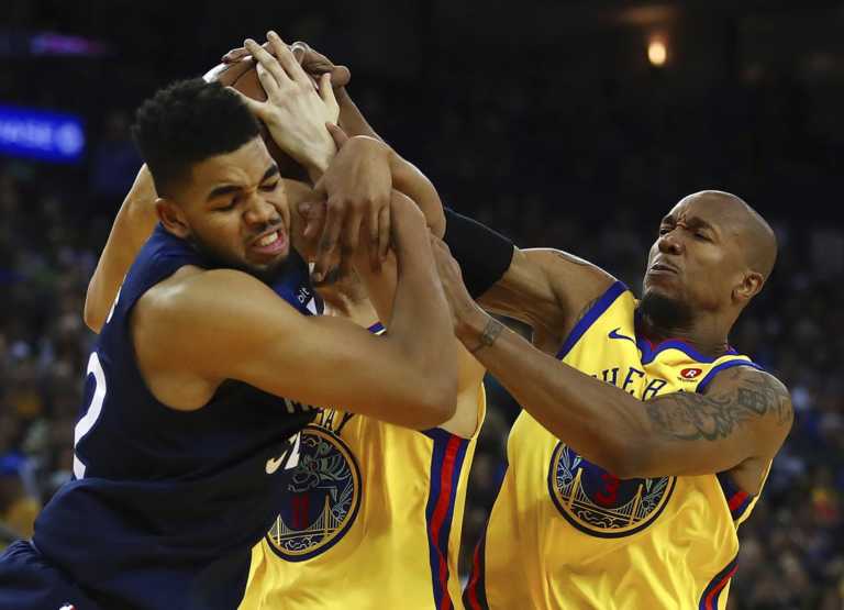 Durant has triple-double, Warriors hit 21 3s to beat Wolves