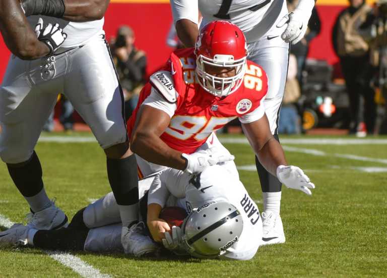 Raiders' Carr crashes as Chiefs beat up Oakland QB in win