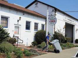 Martinelli’s to move production facility