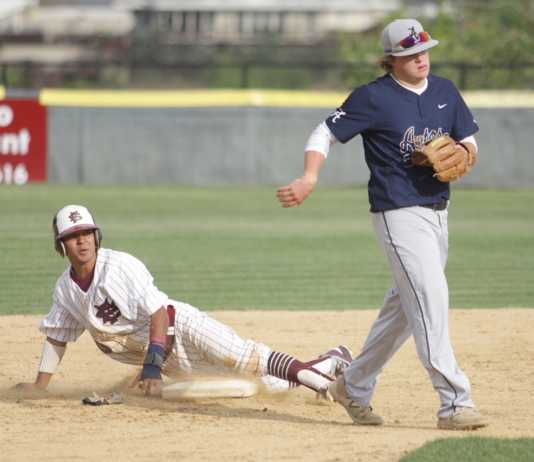 College Baseball: Valenzuela starring in Cape Cod Baseball League