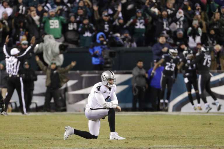 Derek Carr struggles in Oakland's latest loss