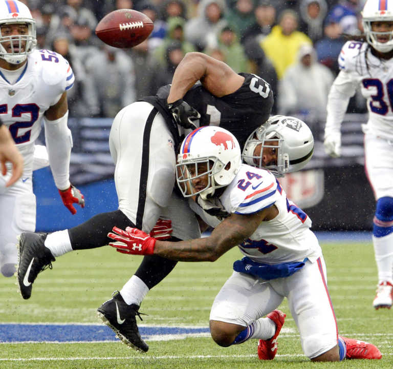 Sloppy Raiders commit 4 turnovers in 34-14 loss to Bills