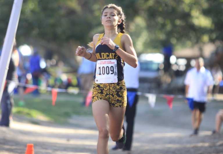 Girls CCS Cross Country: Watsonville's Ruiz, Salazar advance to state; Aptos wins 7th straight title