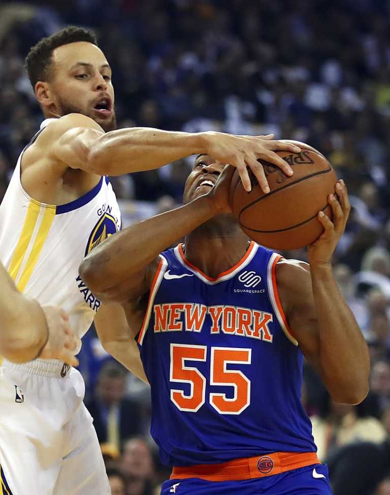 Stephen Curry, Warriors use big second half to beat Knicks