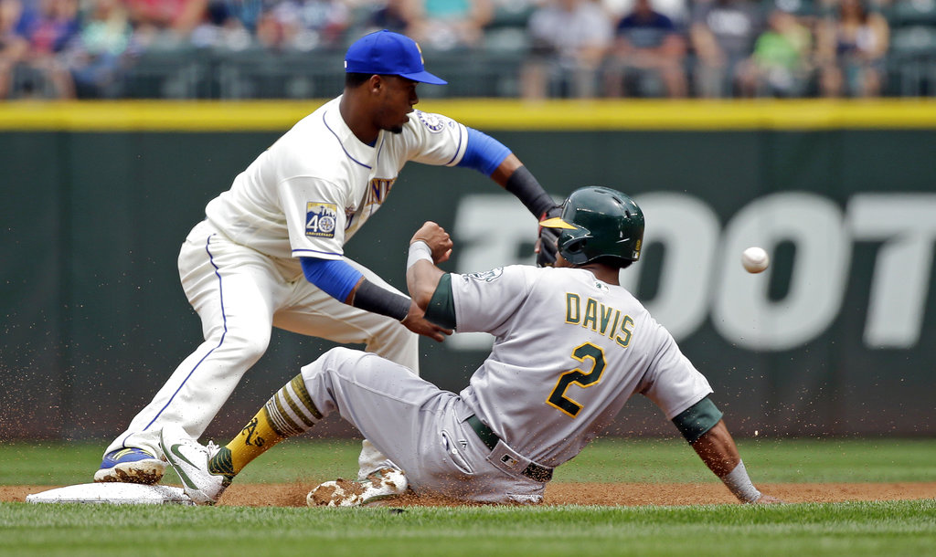 Mariners' Felix Hernandez shuts down A's for 4-0 victory