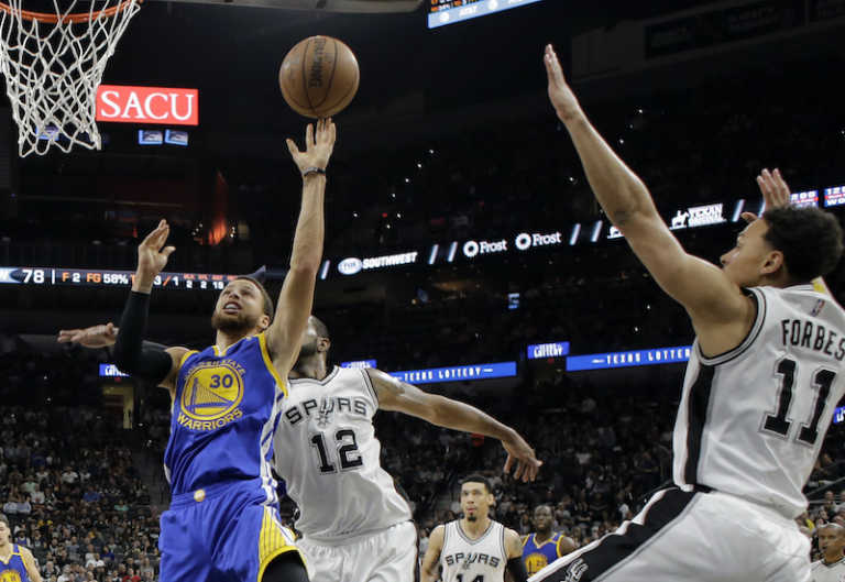 Curry's 36 points leads Warriors to sweep Spurs, 129-115