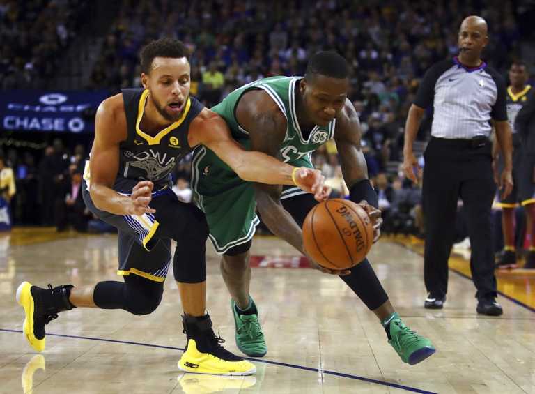 Curry scores 13 points over final 1:42, Warriors beat Boston