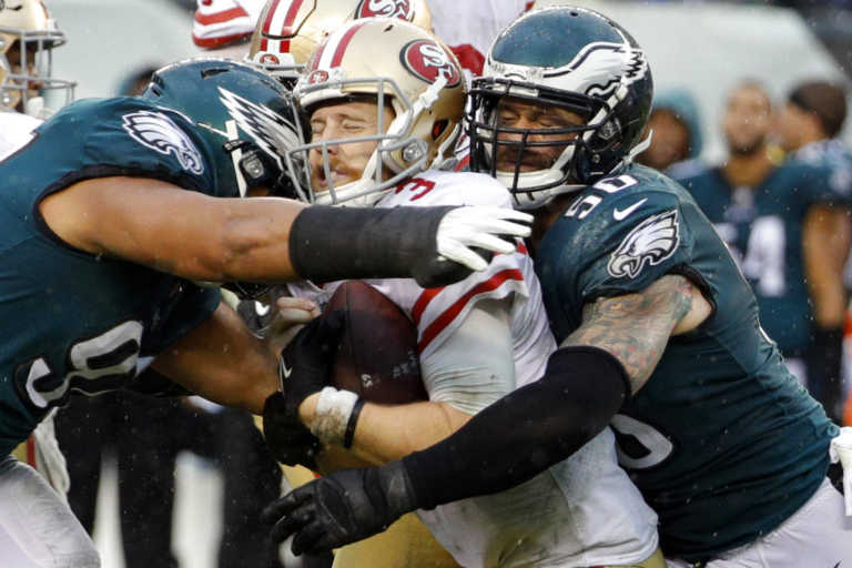 Wentz tosses 2 touchdowns, Eagles beat 49ers 33-10