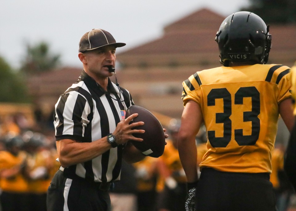 Officiating crews for the 2019 season – Football Zebras