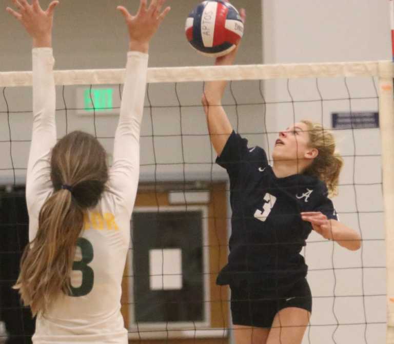 Girls CCS Volleyball: Diminutive Dueck brings big game in small package