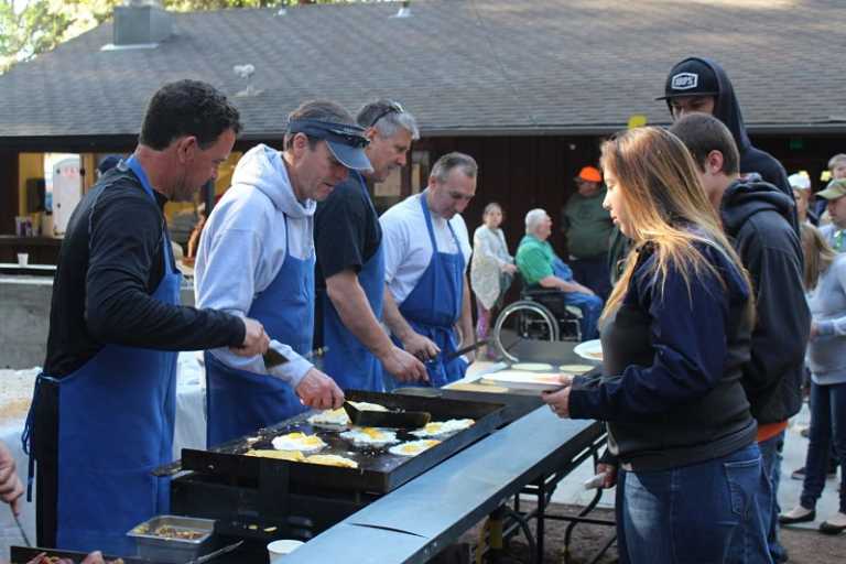 Large crowds gather for annual Lumberjack Breakfast