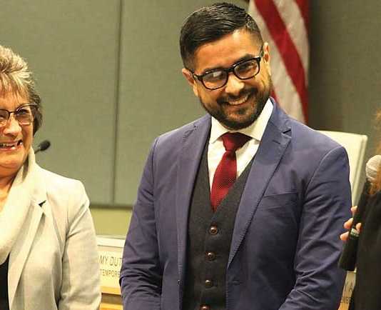 Newly-elected Estrada becomes mayor