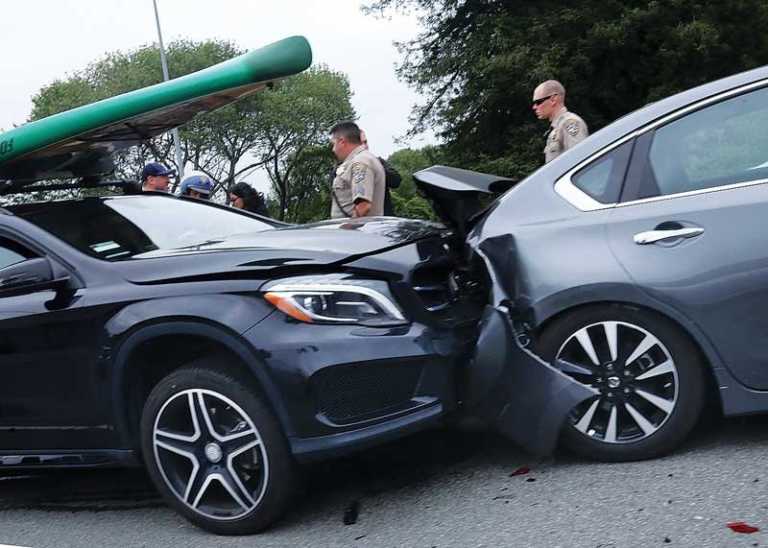 4-car crash snarls morning commute