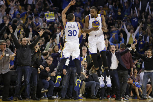 Curry flurry: MVP's huge third quarter propels Warriors