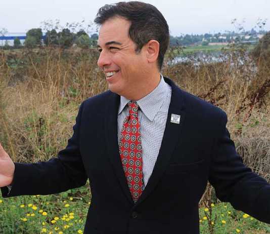 Dutra announces run for supervisor
