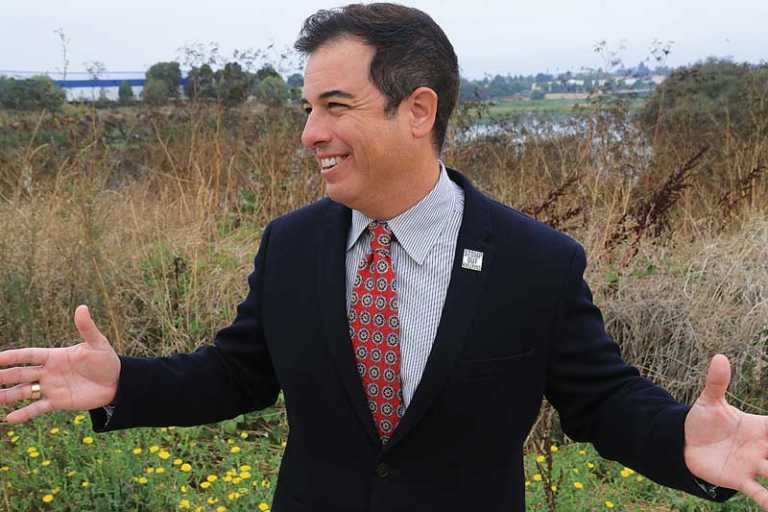 Dutra announces run for supervisor