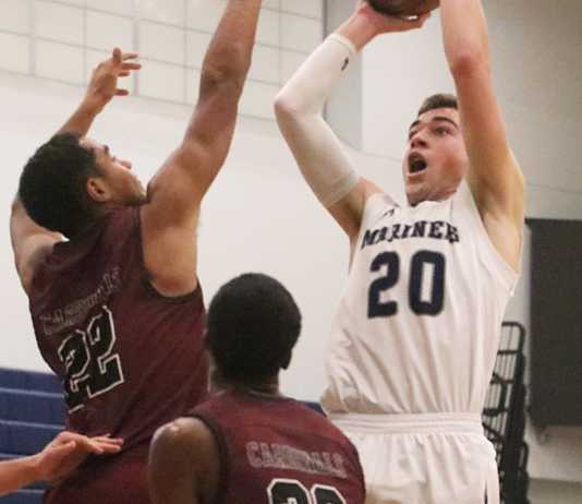 Boys' basketball roundup, 1/11: Mariners’ offense starting to click