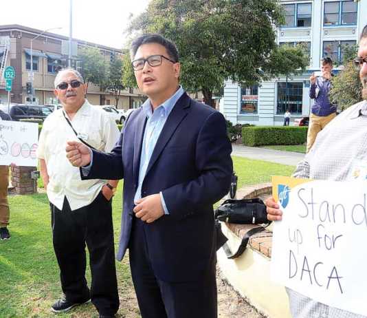 Hundreds protest end to DACA
