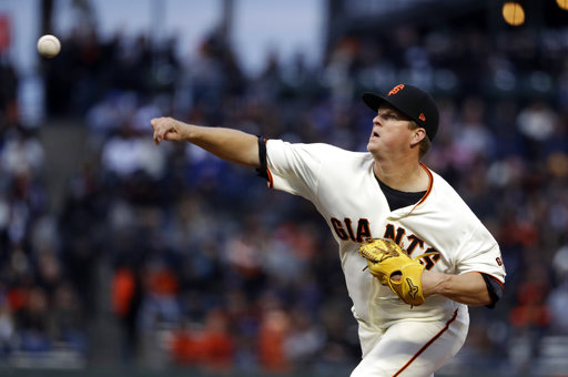 Matt Cain pitches Giants to 2-1 win against Dodgers