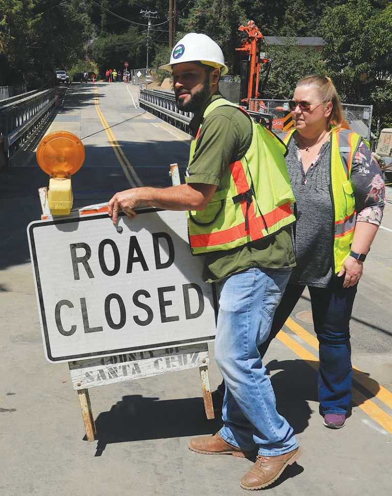 Temporary Valencia Road bridge reconnects residents