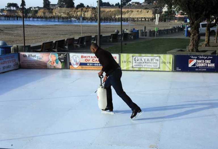 Ice skating rink opens in Capitola