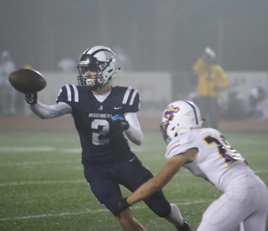 HS football: Mariners drop season finale against Cowboys