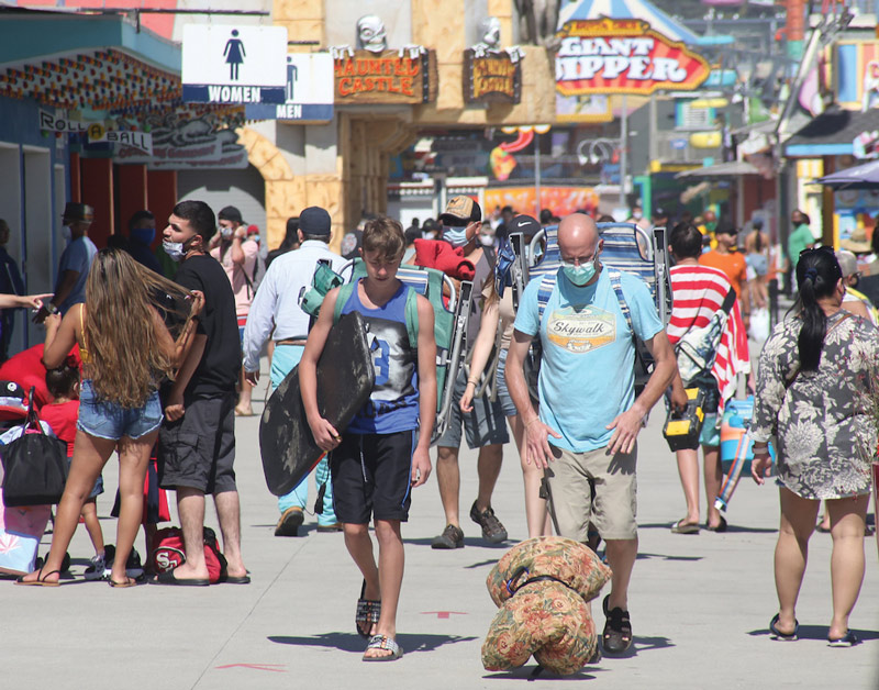 Crowds flock to beaches About Town The Pajaronian