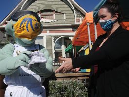 Santa Cruz Warriors mask distribution
