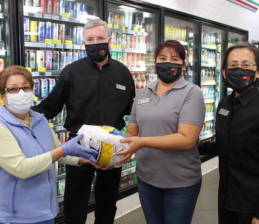 Local 7-Eleven to offer free pizzas on Christmas Eve Kirk di Cicco Sherry Dang turkeys