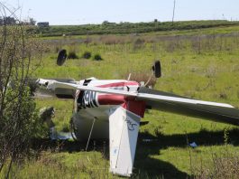 Plane crashes near PV High, no injuries reported Plane crash watsonville pajaro valley high