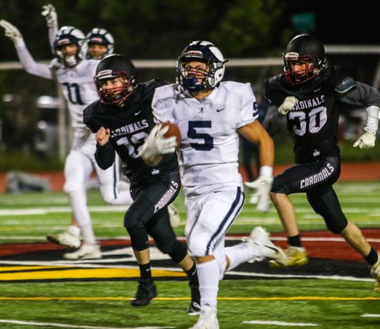 Mariners cap season with unblemished record | HS football