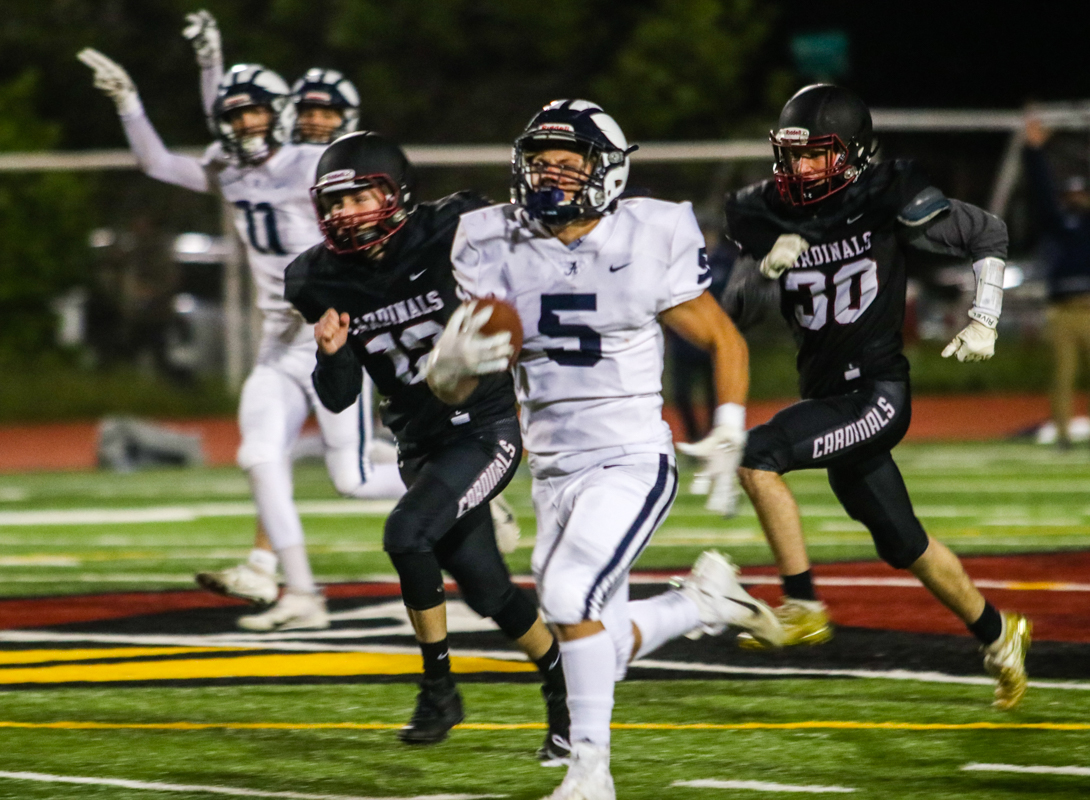 Mariners cap season with unblemished record HS football The