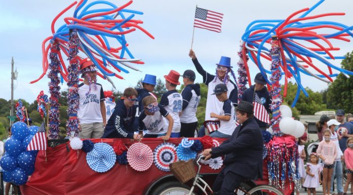 World's Shortest Parade
