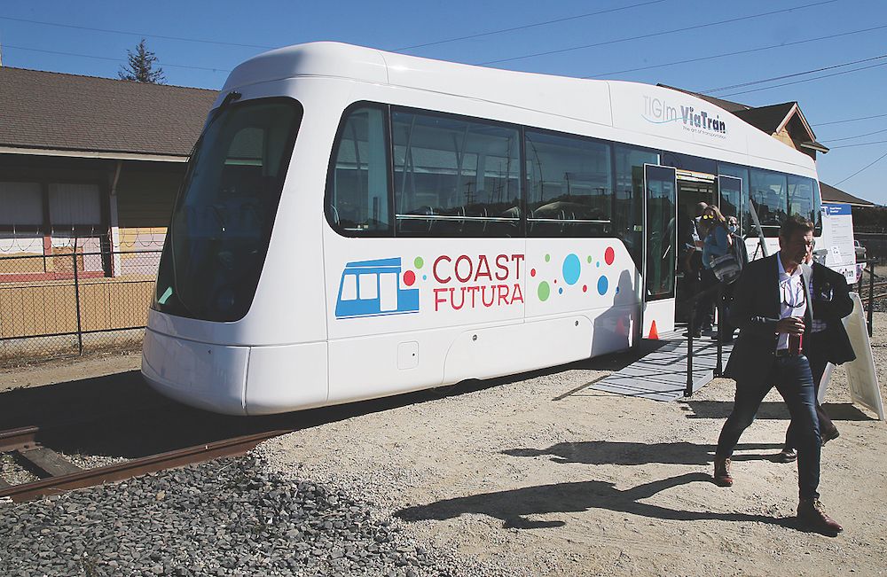 Electric light rail demonstration draws crowds in Watsonville
