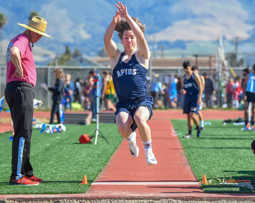 Mariners capture boys team title at 49th Wildcat Relays Track and