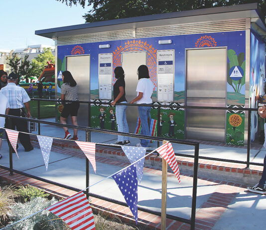 Watsonville plaza bathrooms