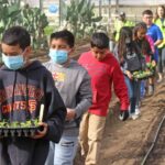 Image for display with article titled Calabasas students plant garden at Whisky Hill Farms
