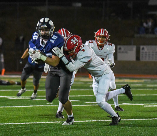 Mariners, Sharks earn trips to CCS playoffs | High school football