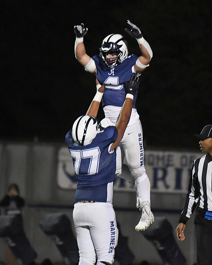 Mariners cruise past Christopher, advances to D-II semifinals | CCS football