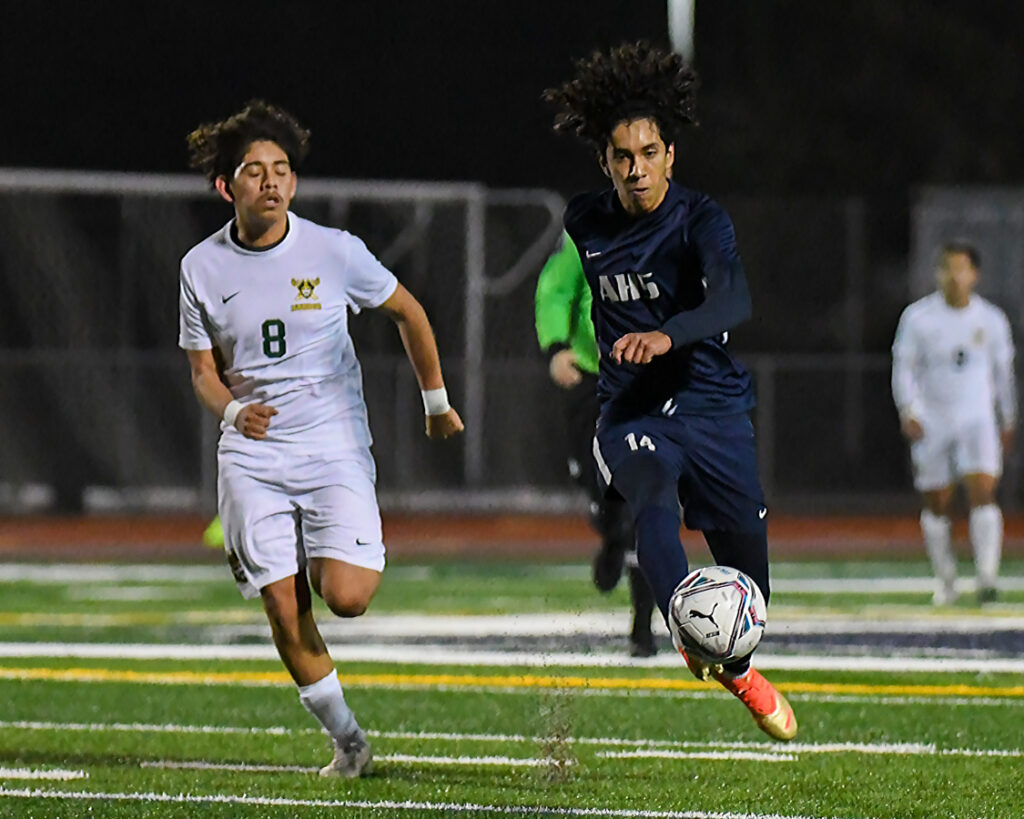 Mariners narrowly edged by Harbor in league action Boys soccer